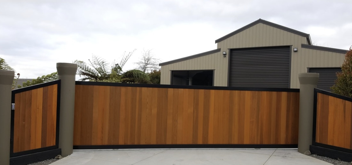stained automated fence and gate auckland