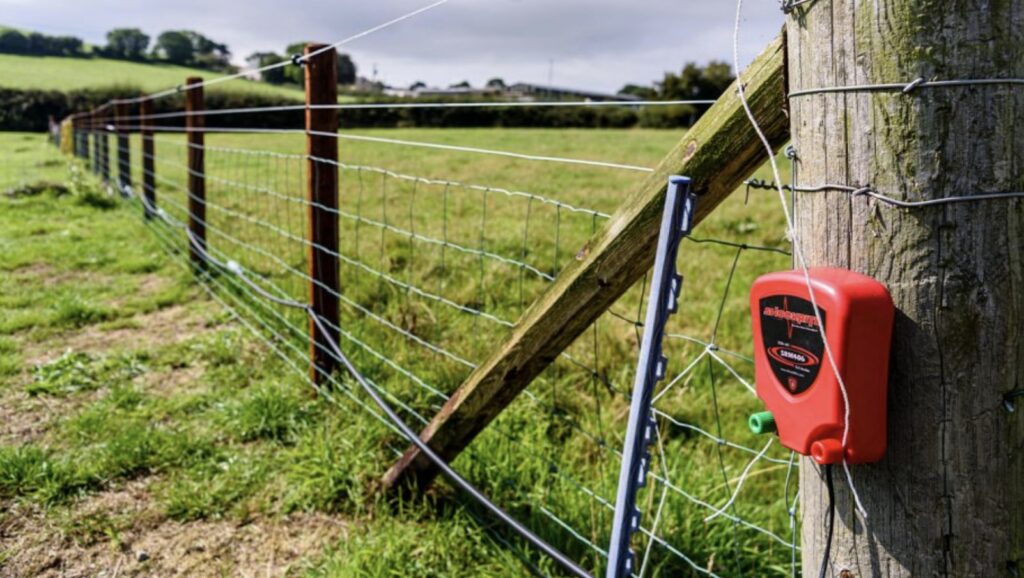 cost of running electric fence